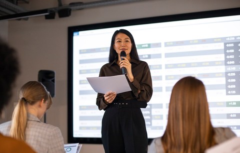 Rahasia Public Speaking Untuk Pemula Biar Gak Gugup Di Depan Umum